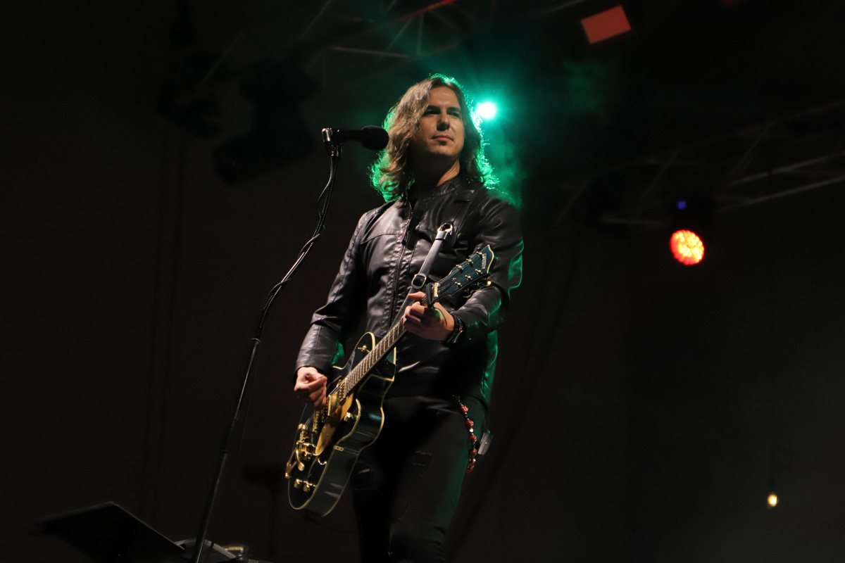 Björn Martins live mit Gitarre